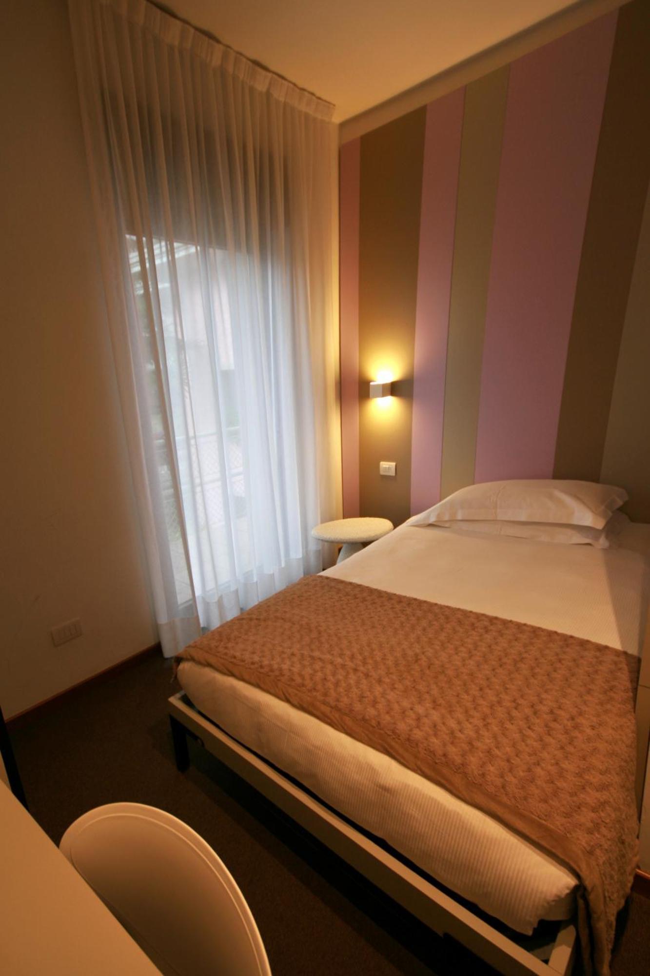 Hotel Garni Villa Maria Riva del Garda Luaran gambar